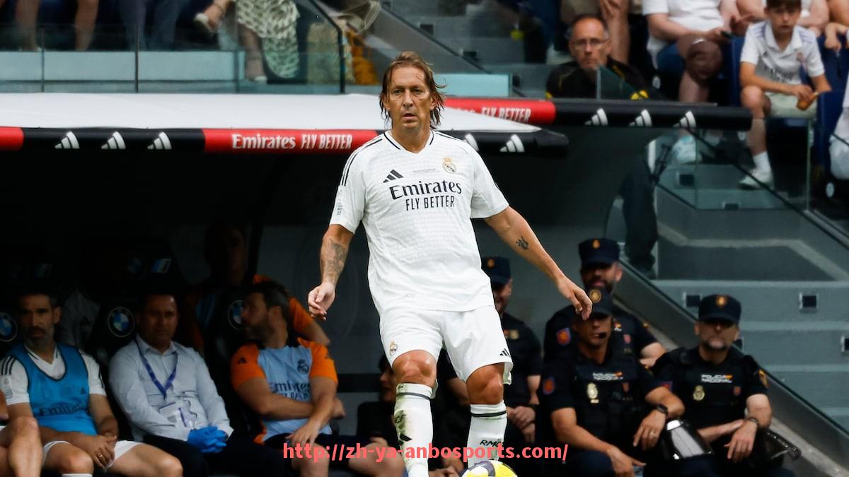 安博体育官网-世俱杯历届赛事球队高位压迫表现及战术应用